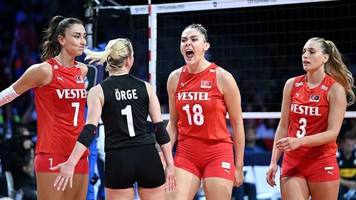 Türkiye-Hollanda voleybol maçı ne zaman, saat kaçta ve hangi kanalda? Filenin Sultanları galibiyet için parkeye çıkıyor