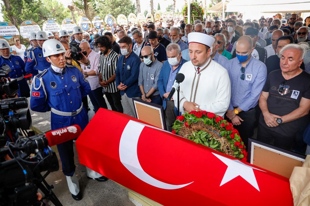 Usta oyuncu Civan Canova son yolculuğuna uğurlandı - 7