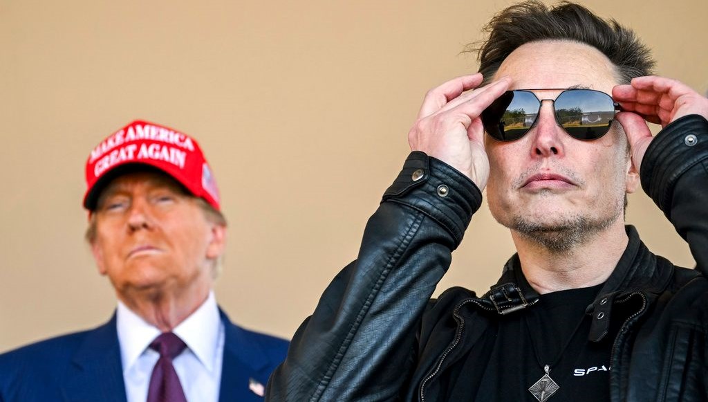 Trump'tan Musk'a yeni görev: Uzayda mahsur kalan astronotları kurtaracak!