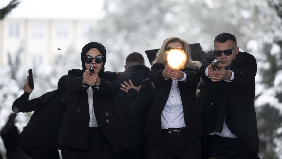 Film sahnelerini aratmıyor! Yakın koruma adaylarının zorlu eğitimi Film sahnelerini aratmıyor! Yakın koruma adaylarının zorlu eğitimi