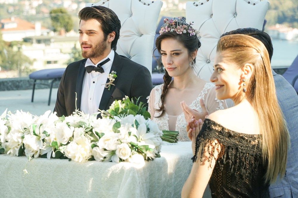 Dolunay'da Nazlı'nın (Özge Gürel) gelinliği hakkında her şey - 2