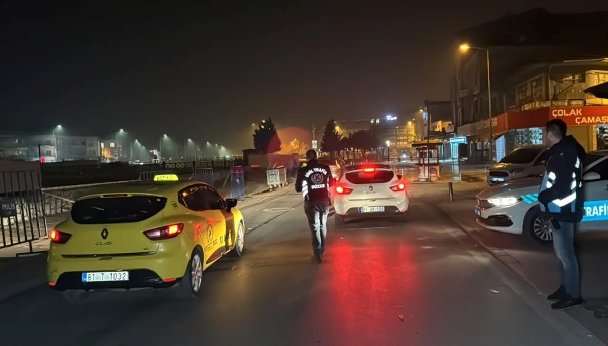 Düzce'de kontrole giren 31 aracın 25’ine 22 bin lira ceza Düzce'de kontrole giren 31 aracın 25’ine 22 bin lira ceza