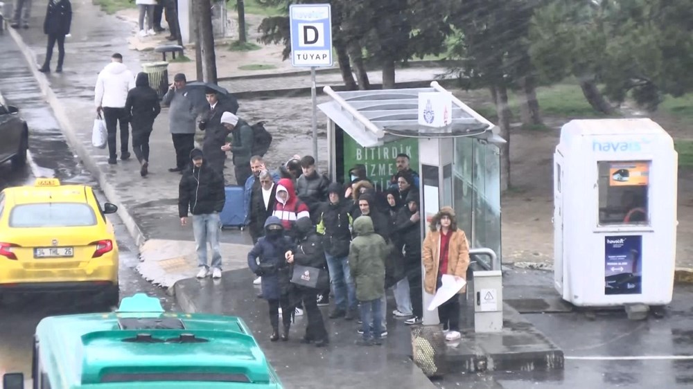 Beylikdüzü'nde kar Taksim'de karla karışık yağmur - 7