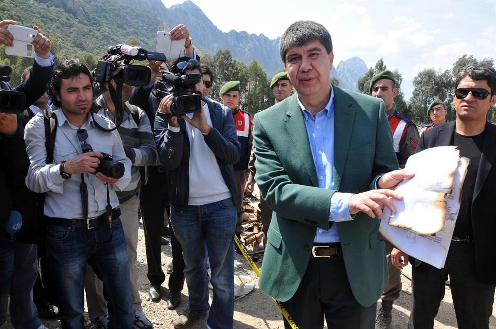 Antalya'da 'evraklar yakıldı' iddiası - 1