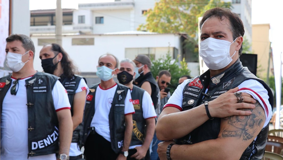 Motorcular aşının önemine dikkati çekmek için birlikte aşı oldu
