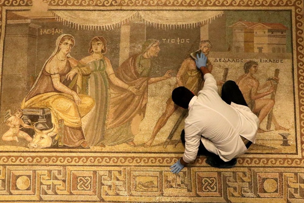 Zeugma Mozaik Müzesi'ndeki eserler, cerrah hassasiyetiyle temizlenerek geleceğe aktarılıyor - 8