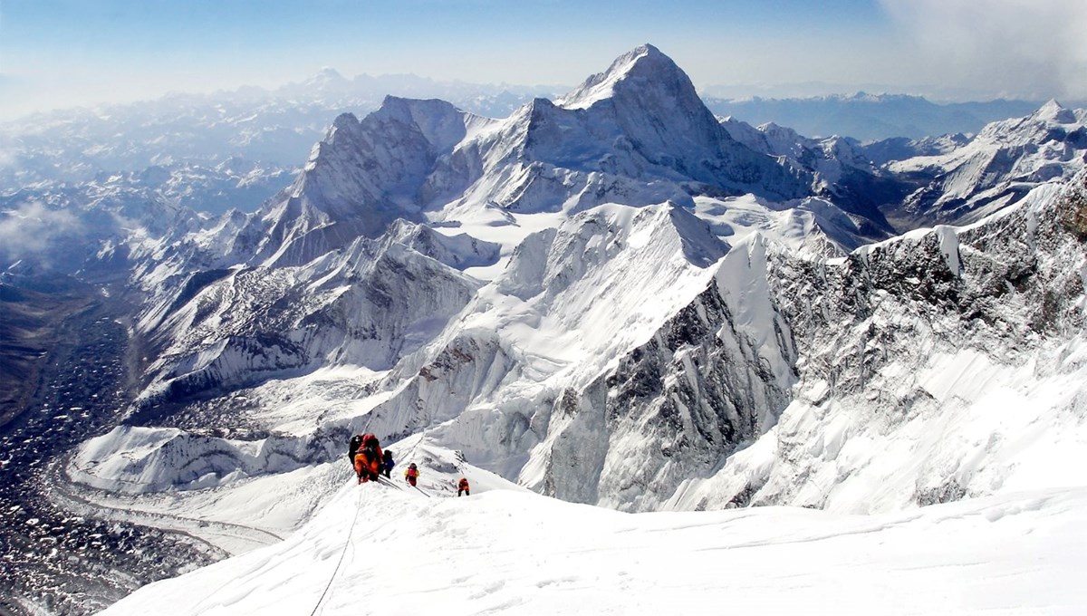 Yeraltındaki gizemli dağlar: Everest’i gölgede bırakan devasa yapılar keşfedildi