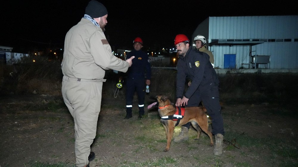 Gecenin ayazında zorlu tatbikat: "Hassas burunlar" doğal afetlere hazırlanıyor - 7