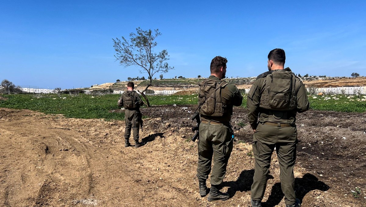 İsrail Lübnan'da bir aracı vurdu, iki kişi öldü İsrail Lübnan'da bir aracı vurdu, iki kişi öldü