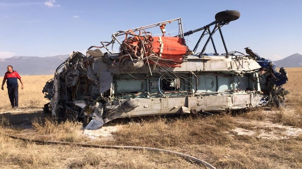 Denizli'de yangın söndürme helikopteri düştü: 1 ölü, 4 yaralı - 1