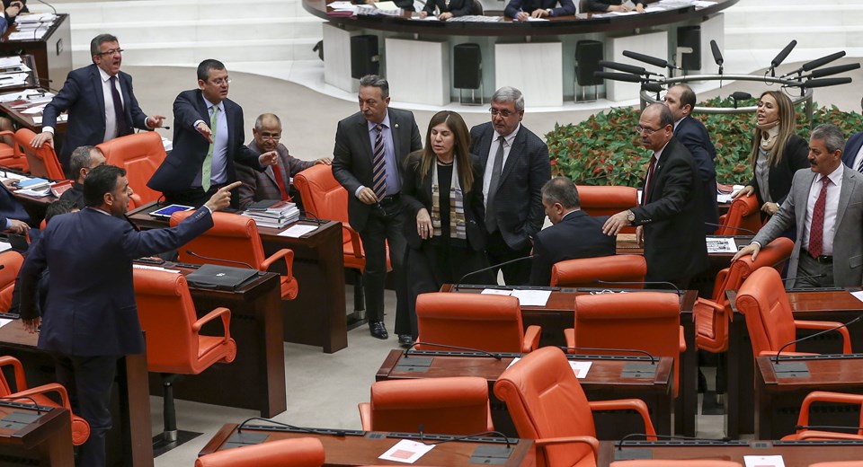 Erdoğan'ın 'AYM' açıklaması Meclis'te tartışma yarattı - 1