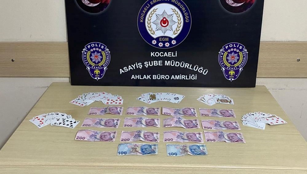 Kahvehanelere kumar baskını