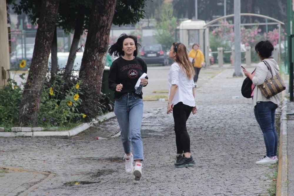 YKS'de ilk oturum (TYT) sona erdi: Sınava geç kalanların hayalleri yıkıldı! - 6