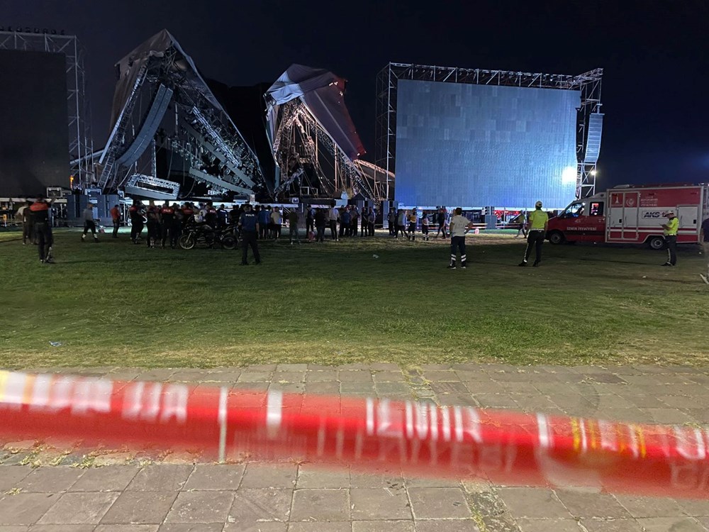İzmir'de Tarkan konseri için kurulan sahne çöktü - 13