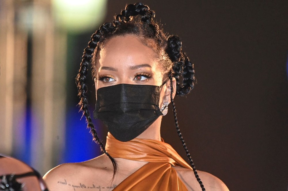 Rihanna, Barbados'un bağımsızlığını ilan ettiği törende Ulusal Kahraman ilan edildi - 6