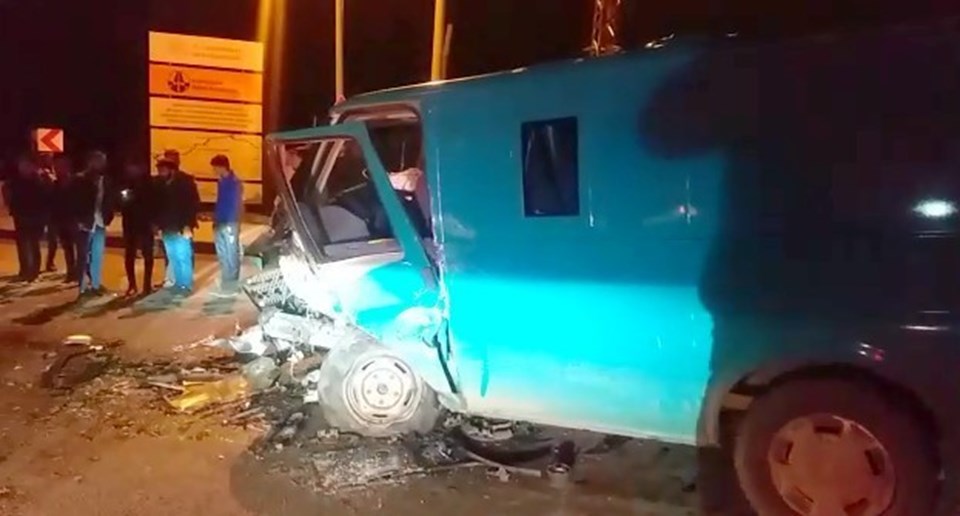 Hakkari'de trafik kazası: Biri polis iki kişi hayatını kaybetti - 1