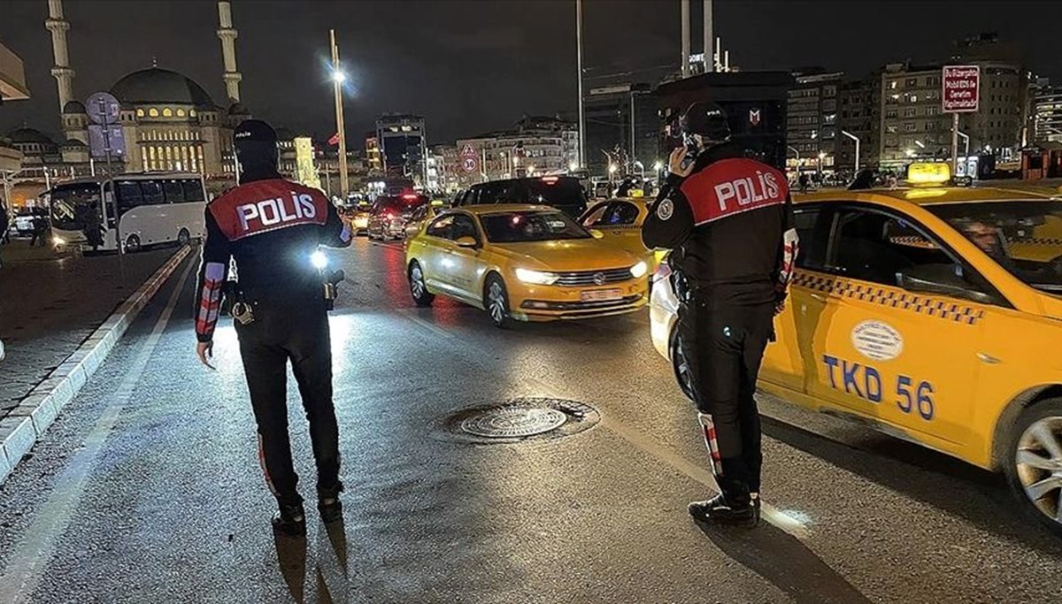 İstanbul'da Huzur İstanbul denetimi: 510 şüpheli yakalandı İstanbul'da Huzur İstanbul denetimi: 510 şüpheli yakalandı