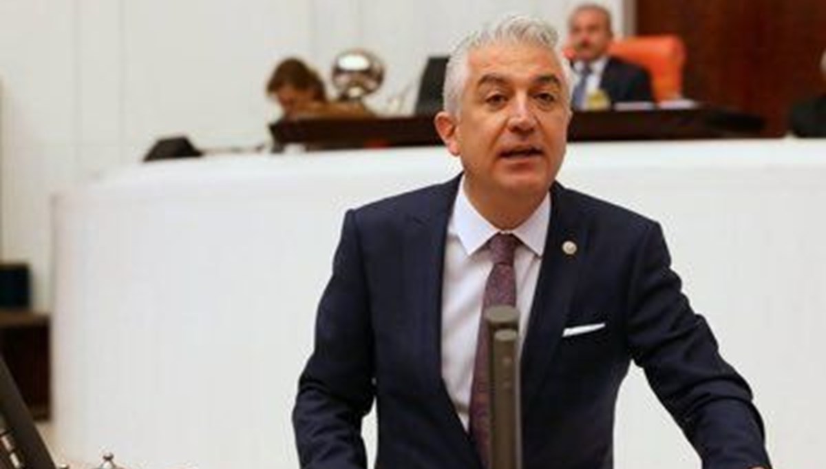 CHP Denizli Milletvekili Teoman Sancar partisinden istifa etti