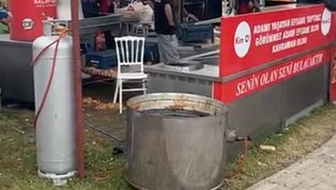 Bir dönerci faciası da Adana'dan: "Hindistan sokak lezzetleri"ne benzetildi