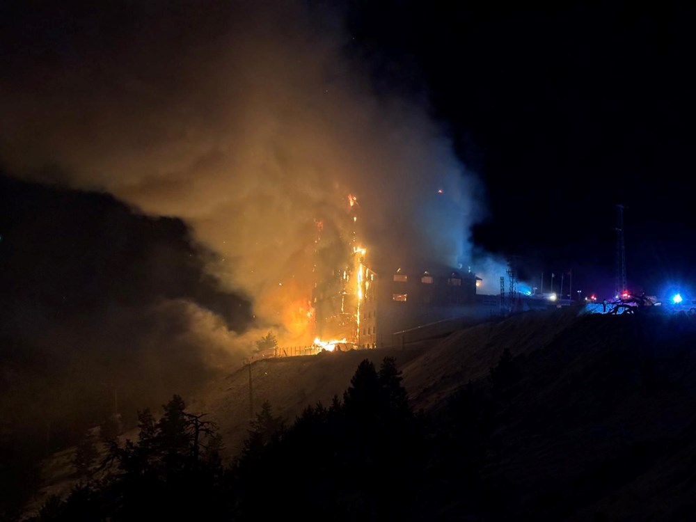 Son dakika. Kartalkaya Kayak Merkezi'nde otel yangını: 10 kişi yaşamını yitirdi - 13