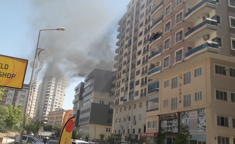 Mardin Sağlık Müdürlüğü çatısında yangın - 1