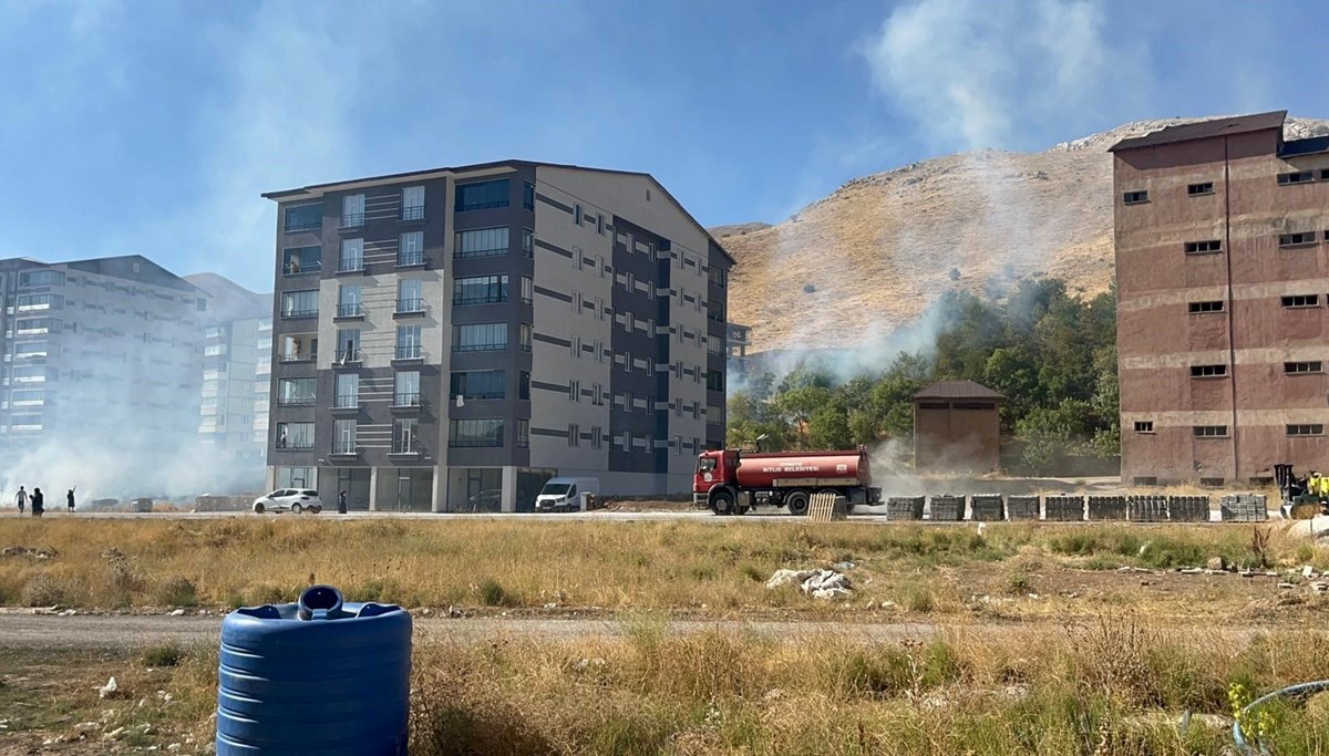 Bitlis'te örtü yangını