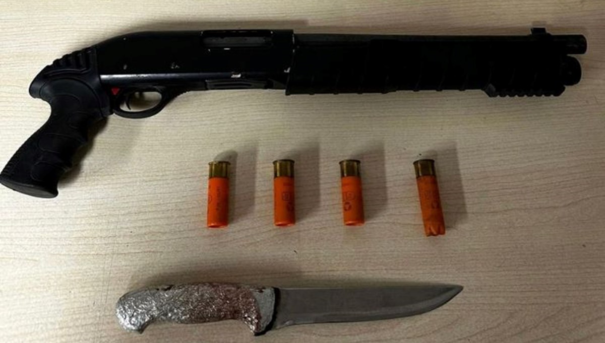 İzmir'de silah ve bıçaklı kavga: 2 yaralı, 4 gözaltı İzmir'de silah ve bıçaklı kavga: 2 yaralı, 4 gözaltı
