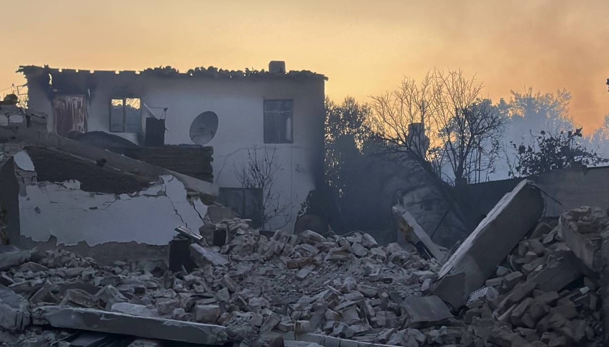 Çanakkale'de orman yangını ikinci gününde: Birçok ev ve alan alevlere teslim oldu