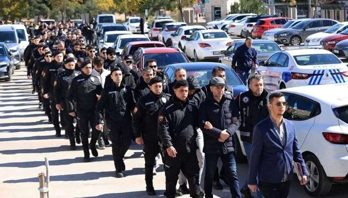 Maydonoz Döner operasyonu: 32 kişi tutuklandı