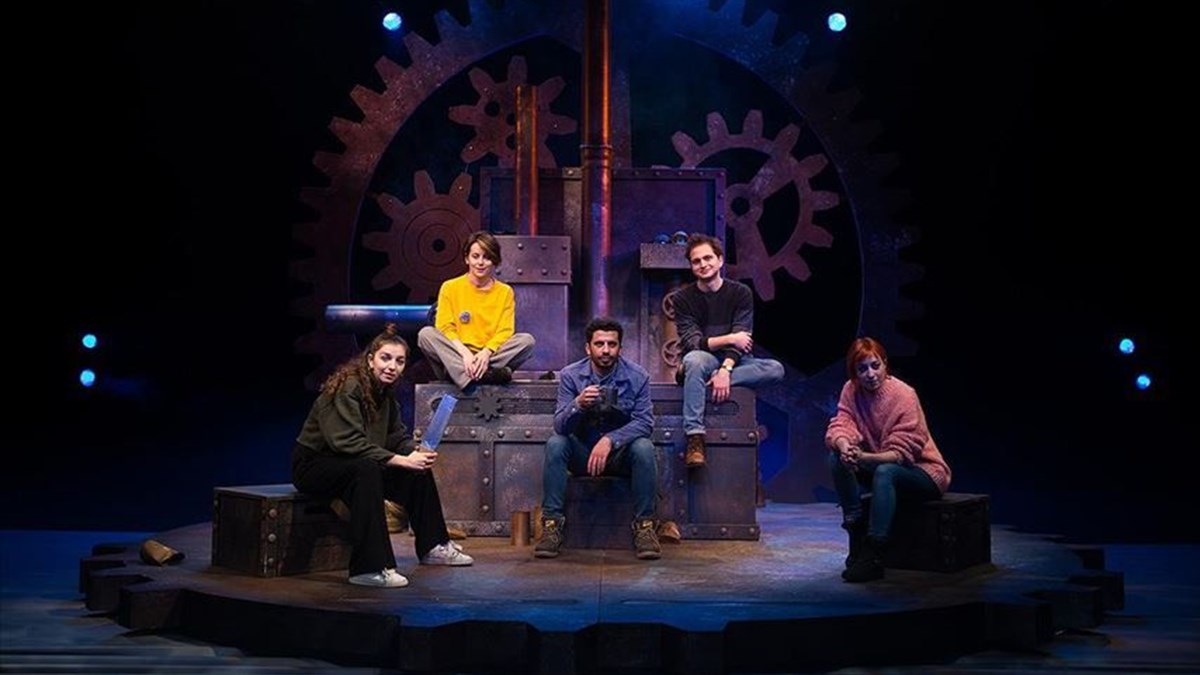 Ankara Devlet Tiyatrosu Nun Genc Oyuncularindan Acik Denizde Oyunu Ntv