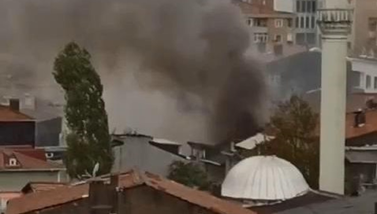 İstanbul'da geri dönüşüm deposunda yangın İstanbul'da geri dönüşüm deposunda yangın