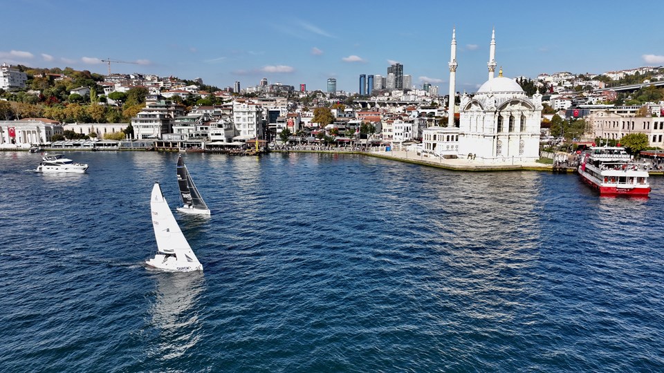 Boğaz'da 29 Ekim kutlamaları: Trafik askıya alındı - 1