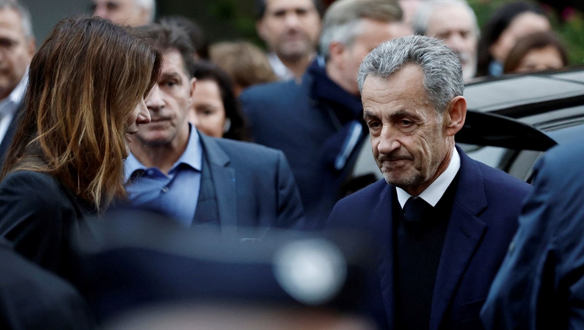 Sarkozy cezaevinde: Hapse giren ilk AB lideri oldu Sarkozy cezaevinde: Hapse giren ilk AB lideri oldu
