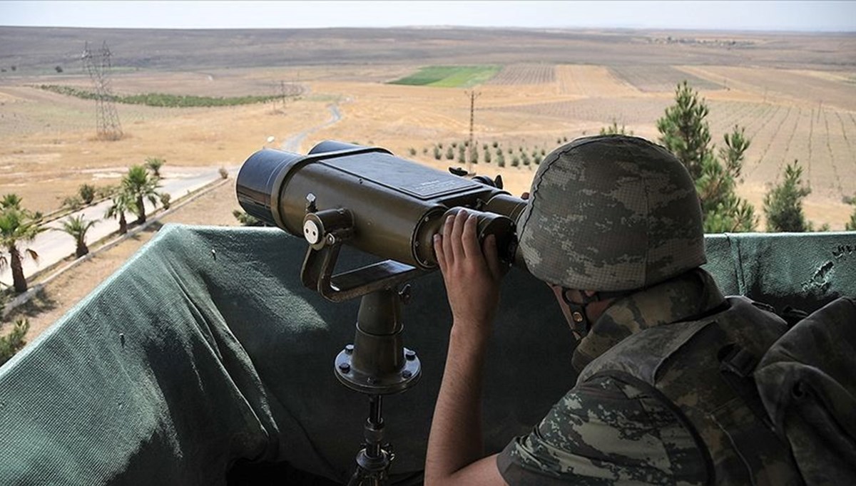 Türkiye'ye girmeye çalışan terörist Suriye sınırında yakalandı Türkiye'ye girmeye çalışan terörist Suriye sınırında yakalandı