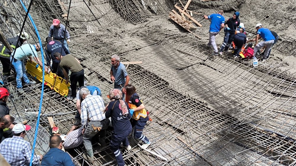 Okul inşaatında çökme: İşçiler beton kalıbın altında kaldı - 3