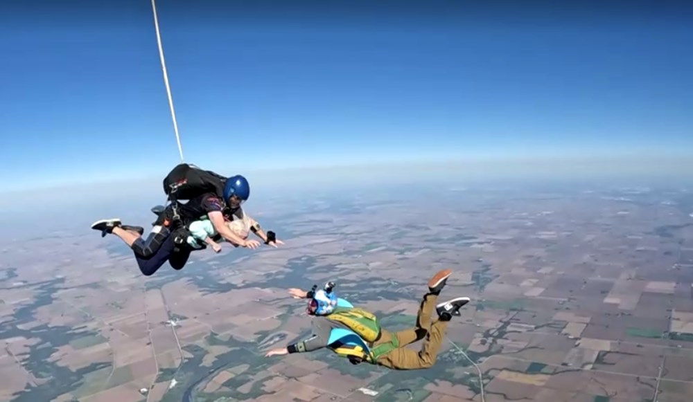 104 yaşındaki kadın skydive (hava dalışı) yapan en yaşlı kişi oldu - 6