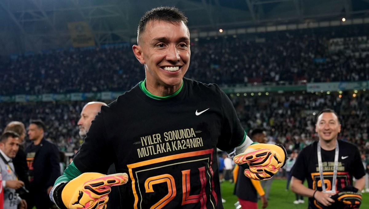 Fernando Muslera: 13 senede, 17 kupam var