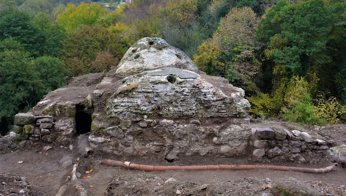 Kocaeli'de toprak altında bulunan hamamın 19. yüzyıldan kaldığı ortaya çıktı
