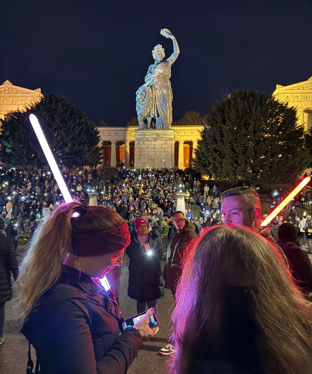 Almanya'da yaklaşık 100 bin kişi, aşırı sağı protesto etti - 10