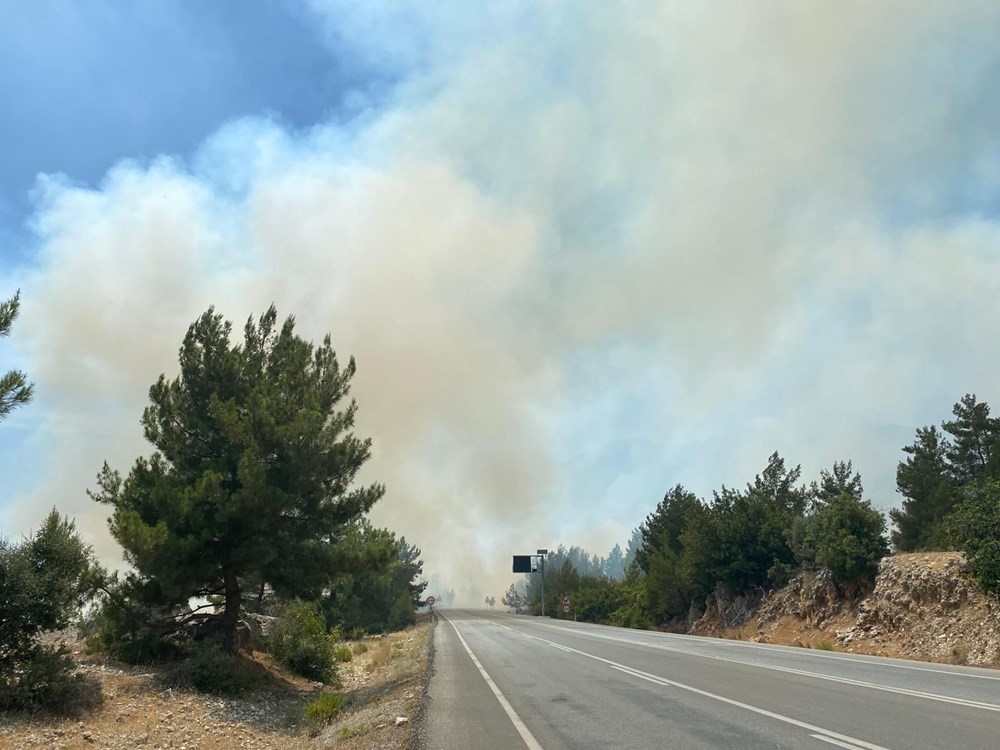 Antalya'da orman yangını: Karayolu ulaşıma kapatıldı - 9