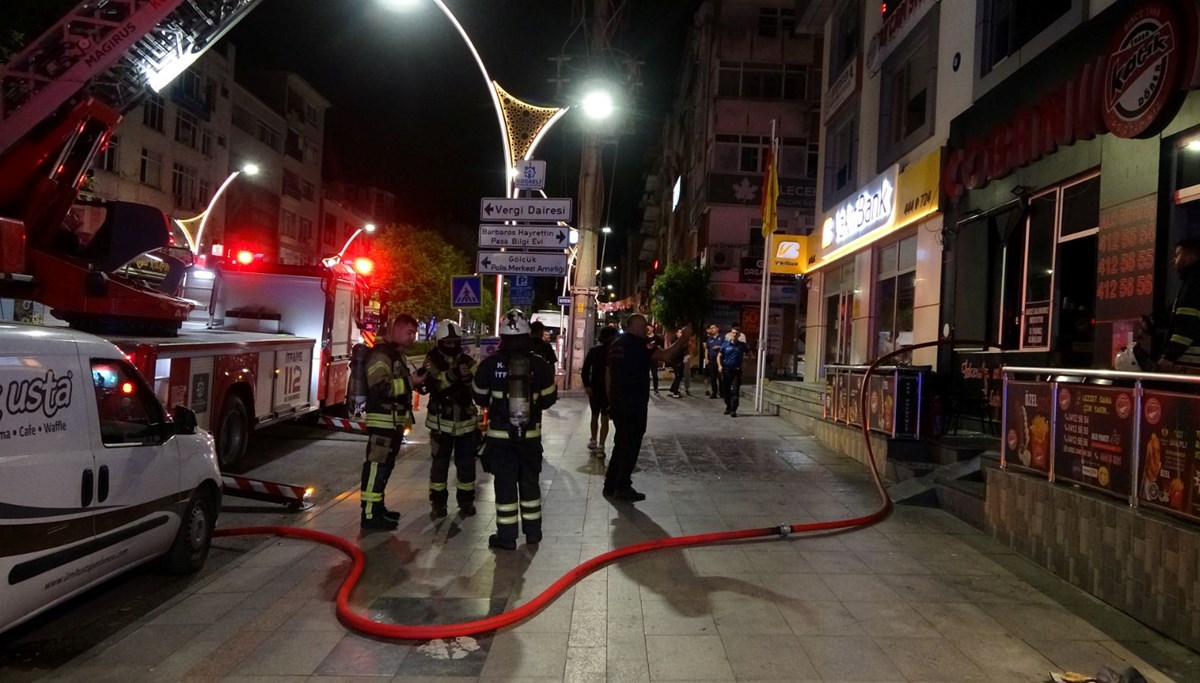 Fritözden çıkan yangın, iş yerini yaktı