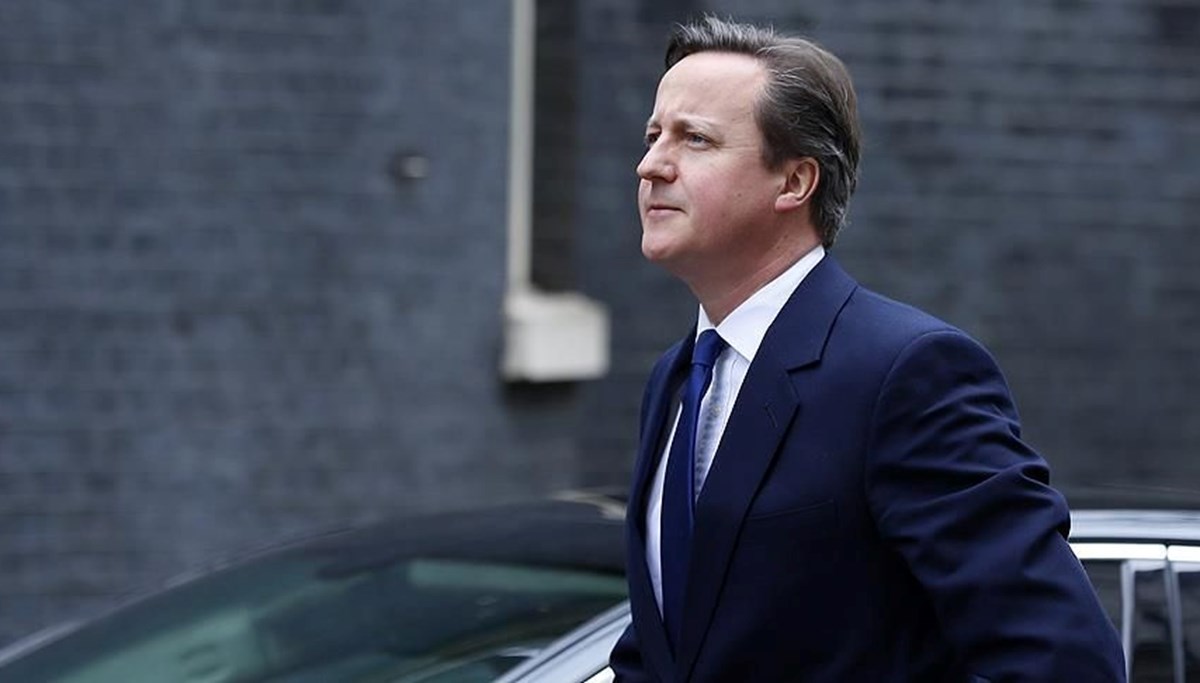 İngiltere'de 7 yıldır siyasetin dışında kalan eski Başbakan Cameron, yeni Dışişleri Bakanı oldu İngiltere'de 7 yıldır siyasetin dışında kalan eski Başbakan Cameron, yeni Dışişleri Bakanı oldu