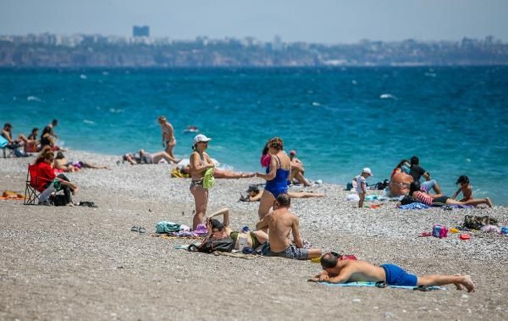 Tam kapanma bitti: Antalyalılar sahile akın etti - 3
