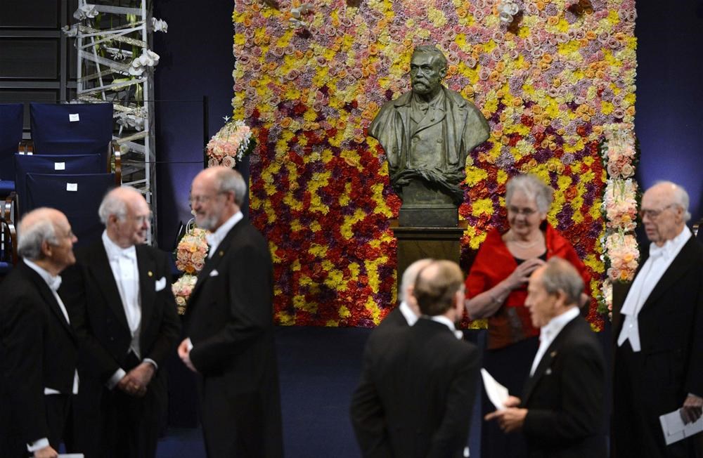 Нобелевские лауреаты 2000 года. Швеция Нобелевская премия. Метерлинк вручение Нобелевской премии.