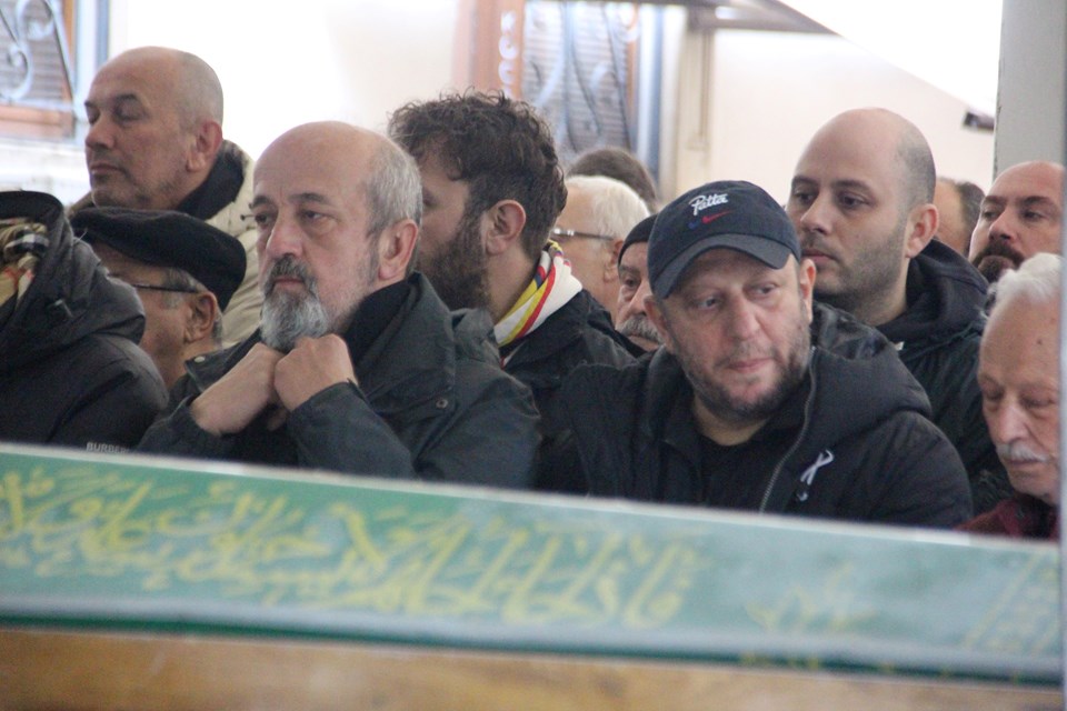 Serkan Keskin'in acı günü: Annesini toprağa verdi - 1