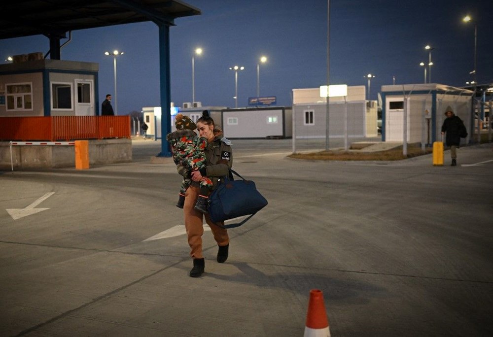 ABD ve AB, Suriyeli ve Afgan mültecilerin aksine Ukraynalılara neden kucak açıyor? - Ağrı Haber