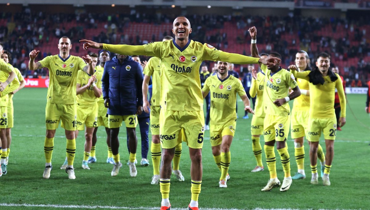 Fenerbahçe'ye Becao müjdesi: 5 isim dönüyor Fenerbahçe'ye Becao müjdesi: 5 isim dönüyor