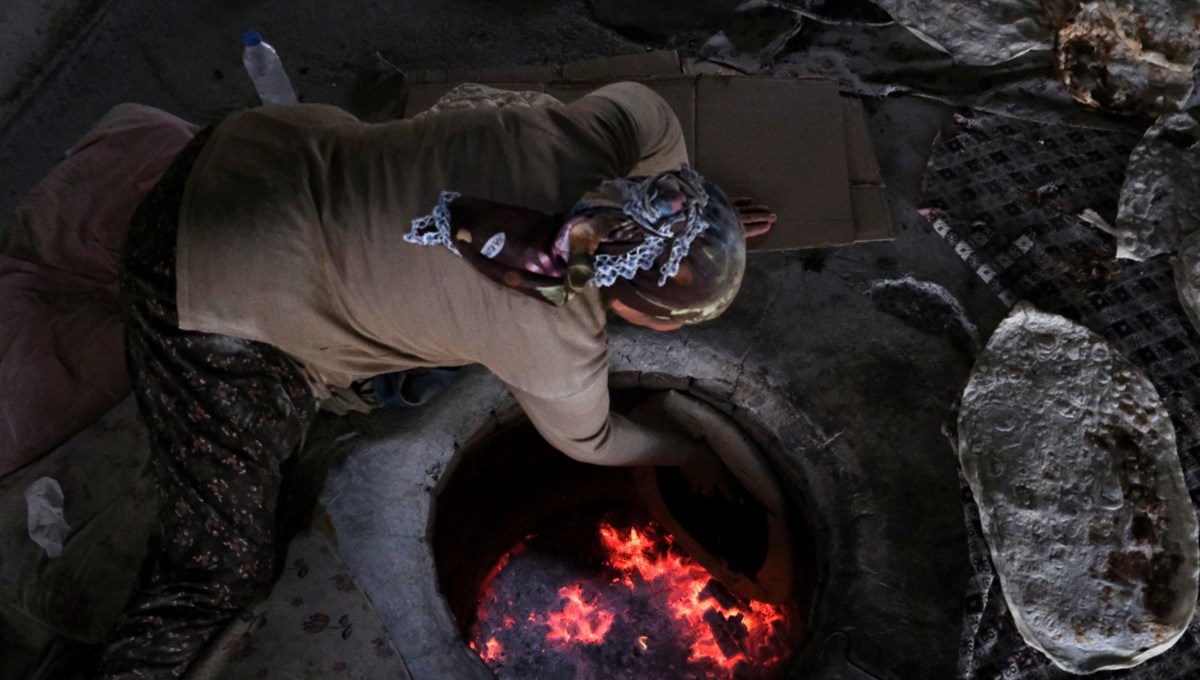 38 derece sıcağa rağmen serinlemek için dışarı çıkıyorlar