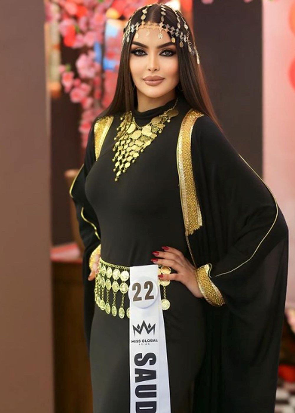 Ülke tarihine geçti! Suudi Arabistanlı model şimdi de Kainat Güzeli olmak için yarışacak - 5