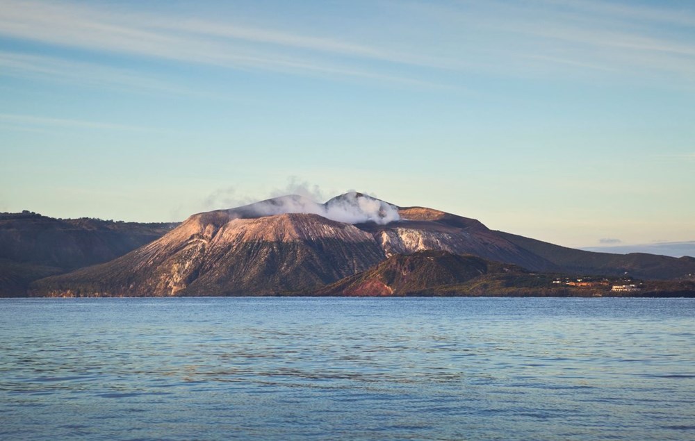 İtalya'da volkanik ada yüksek gaz yoğunluğu nedeniyle tahliye edildi: Gece uyurken ölebilirsiniz - 6